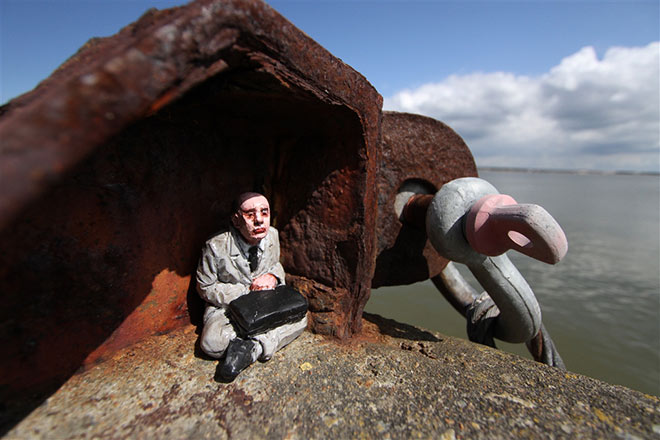 Isaac Cordal - Cement Eclipses