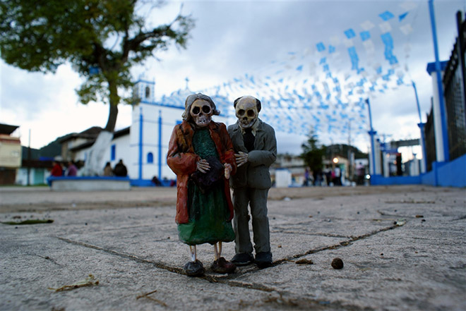 Cement Eclipses, Chiapas Mexico – Isaac Cordal
