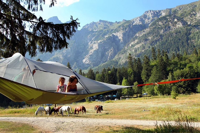 La tenda sospesa in aria