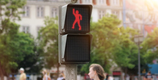 The dancing traffic light manikin - Lisbona