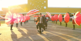 OK Go - I Won't Let You Down, music video