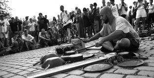 Dario Rossi - Street Drummer