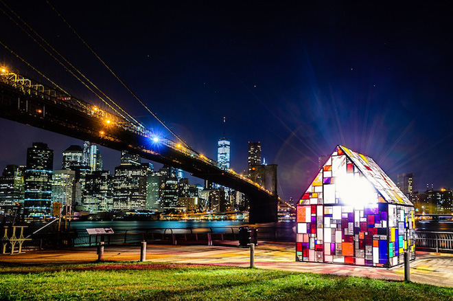 Tom Fruin – Kolonihavehus, Stained Glass House