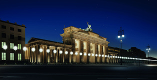 I confini della luce - Installazione lungo il muro di Berlino