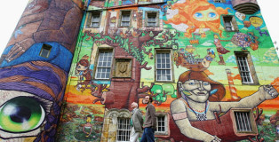 Kelburn Castle - Graffiti psichedelici