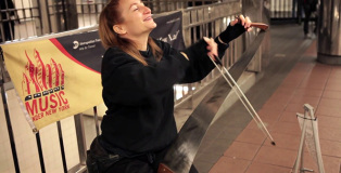 Natalia "Saw Lady" Paruz - Lame sonore