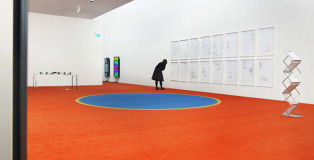 Cory Arcangel - Veduta dell’installazione All The Small Things, HEART Herning Museum of Contemporary Art, Herning, Danimarca, 21 marzo – 19 settembre 2014 - Foto: Sacha Maric - © Cory Arcangel - Courtesy Cory Arcangel, Team Gallery e Lisson Gallery