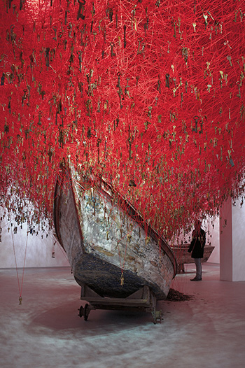 Chiharu Shiota - The Key in the Hand