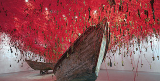 Chiharu Shiota - The Key in the Hand