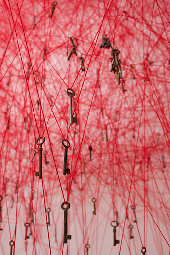 Chiharu Shiota - The Key in the Hand