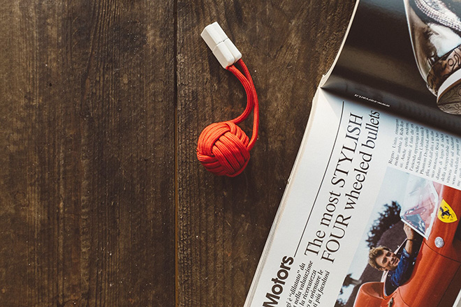 Bold Knot - iPhone Charger in a Keychain