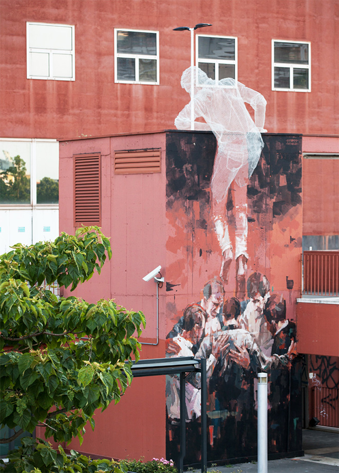 Edoardo Tresoldi, Gonzalo Borondo - Chained