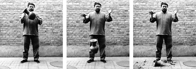 Ai Weiwei - Dropping a han dynasty urn, 1995.