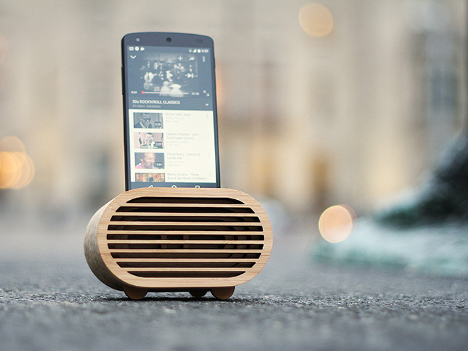 Amplio – Bamboo iPhone amplifier