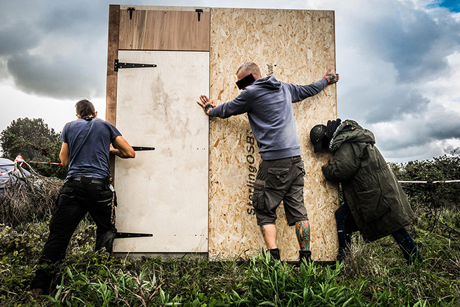 Banksy - Dismal Aid, Calais