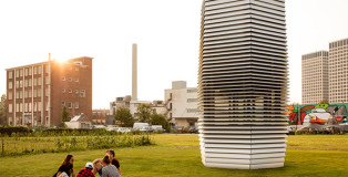 Daan Roosegaarde - The smog free project