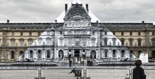 JR al Louvre - Installazione anamorfica