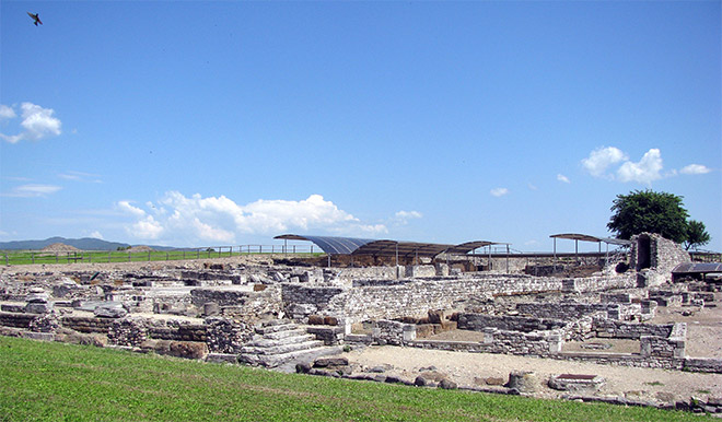 Pietra Liquida - Mostra al Domus del Criptoportico