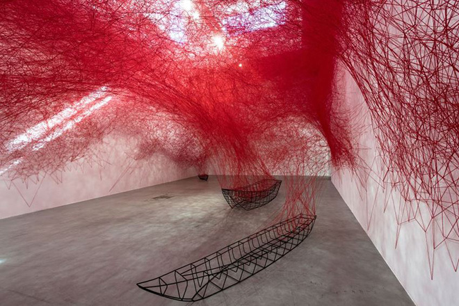 Chiharu Shiota - Uncertain Journey, 2016, Installation view, Courtesy the artist and Blain|Southern, Photo: Christian Glaeser