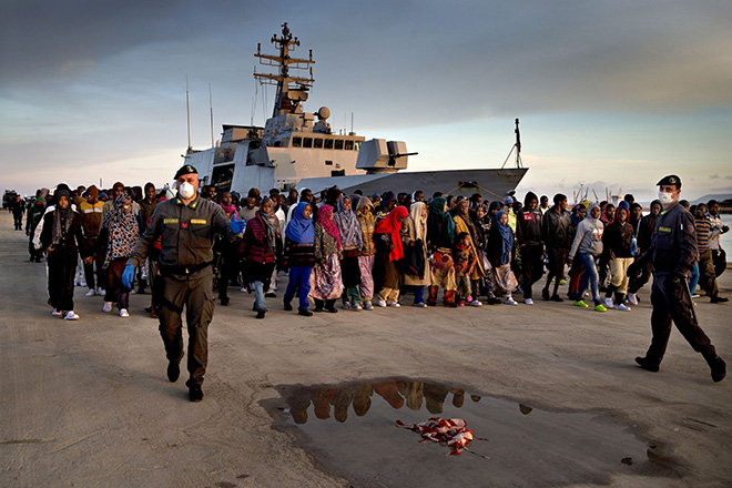 Jacob Ehrbahn - Refugees and Migrants, Refugee Stream, Augusta, Sicily (Italy), 2015