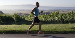 Leonardo Cenci - Leo Running the World