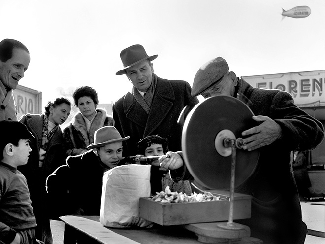 Nino Migliori - da Gente dell' Emilia, Bologna, 1956, 40x30 cm. Pure pigmented print on 100% cotton paper 