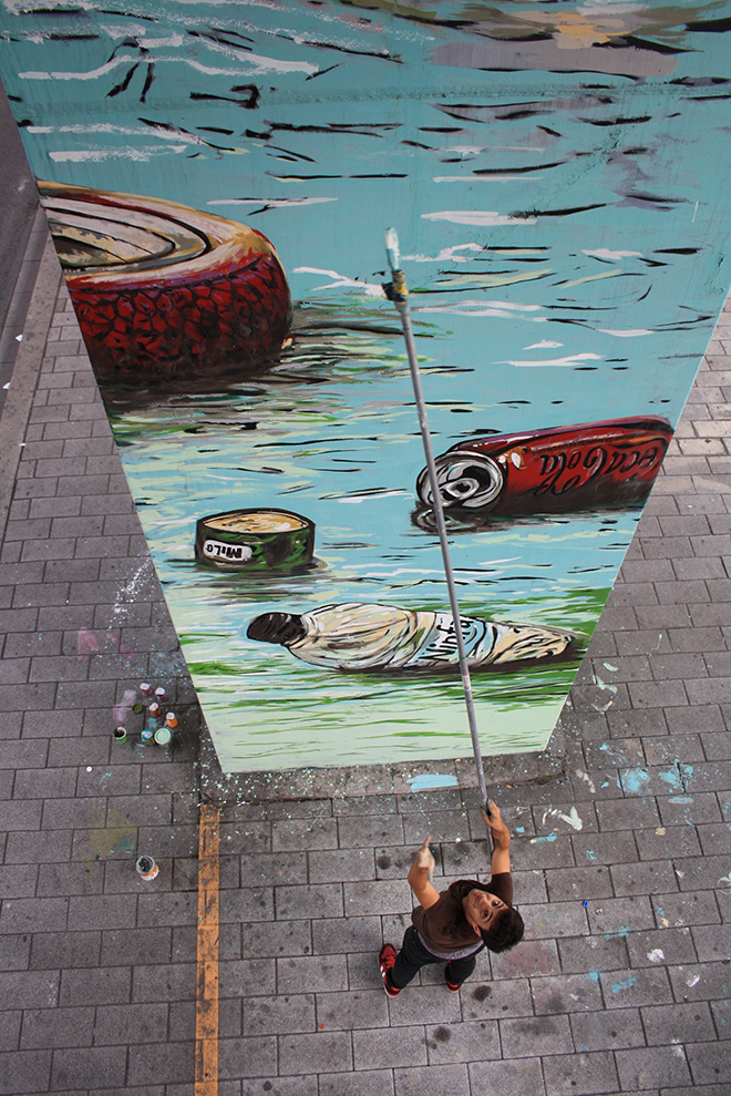 WALK the LINE - Arte urbana sui piloni della Sopraelevata di Genova