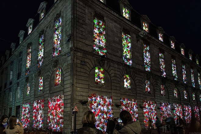 Luzinterruptus - The Plastic We live With, installation in Bordeaux, 2017. photo credit: Lola Martinez