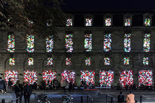 Luzinterruptus - The Plastic We live With, installation in Bordeaux, 2017. photo credit: Lola Martinez