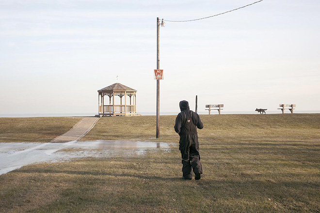 Mari Bastashevski - Emergency Managers-State Business Capitolo I. Dirigente della Karengnondi Water Authority a una battuta di pesca Detroit, Michigan, USA 2017, © Mari Bastashevski