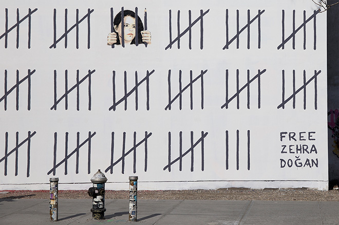 Banksy – Free Zehra Doğan