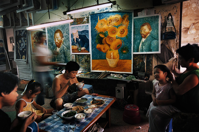 China's van Goghs - Eating and raising children under the gaze of Van Goghs.©Haibo YU. A film documentary by Haibo Yu & Kiki Tianqi Yu