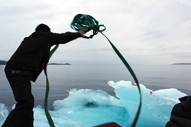 Ice Watch London - Harvesting ice through Nuup Kangerlua, Greenland, for Ice Watch in Copenhagen, 2014. Photo: Group Greenland - © 2014 Olafur Eliasson