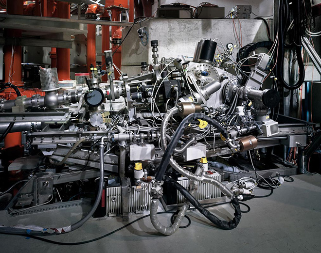 Thomas Struth - Spettrometro a incidenza radente / Grazing Incidence Spectrometer, Max Planck IPP, Garching, 2010