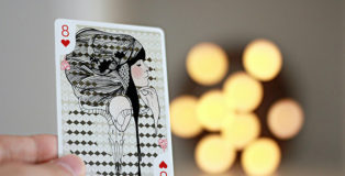 Playing Arts: Edition Zero. 8 of Hearts, illustration by Géraldine Georges. photo credit: @magico.gustavosereno