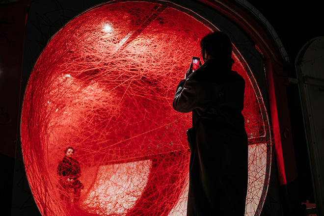 Chiharu Shiota - Lifelines. © Kulturprojecte Berlin. Photo credit: Alexander Rentsch