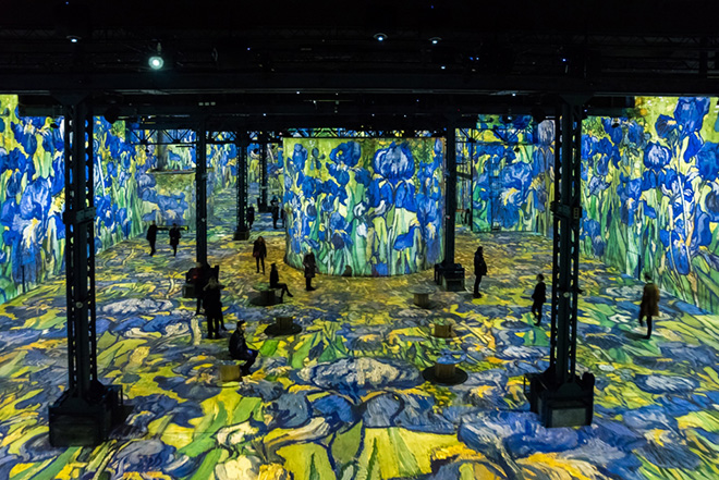 VAN GOGH - Starry night, Atelier des Lumières, Paris. © Culturespaces : E. Spiller