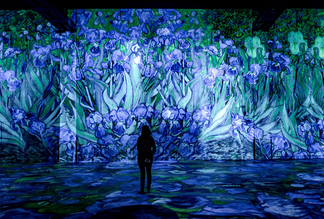 VAN GOGH - Starry night, Atelier des Lumières, Paris. © Culturespaces : E. Spiller