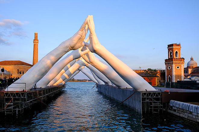 Lorenzo Quinn - Building Bridges, Arsenale, Venezia. photo credit: Halcyon Art International