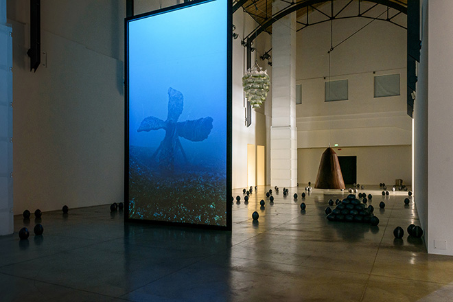 Julian Charrière. All We Ever Wanted Was Everything and Everywhere, veduta di allestimento / installation view MAMbo – Museo d’Arte Moderna di Bologna. Photo: Giorgio Bianchi, Comune di Bologna.