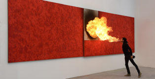 Pier Paolo Calzolari, Mangiafuoco, 1979 Collezione privata. Foto © Michele Alberto Sereni