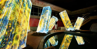 teamLab - Megaliths in the Bath House Ruins