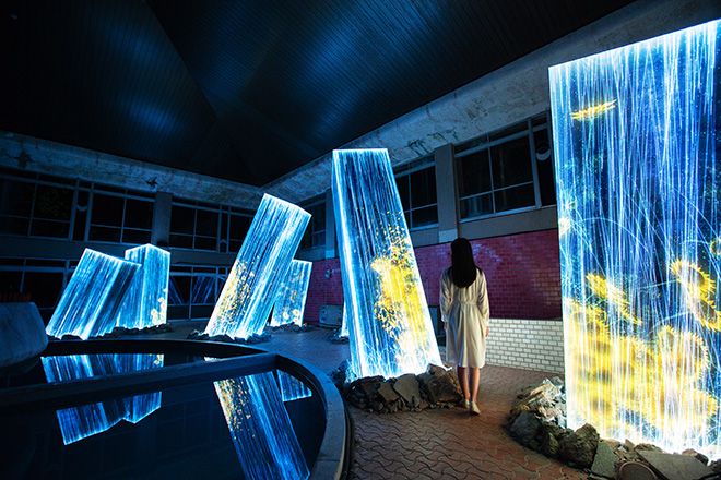 teamLab - Megaliths in the Bath House Ruins