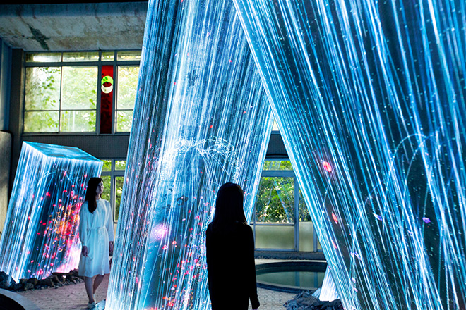 teamLab - Megaliths in the Bath House Ruins