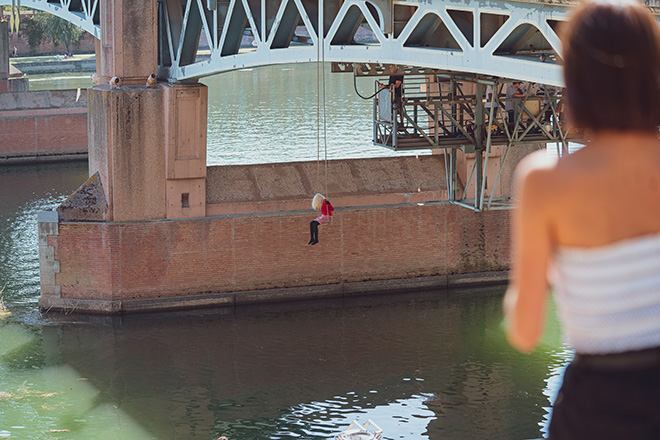 Mark Jenkins - Tolosa: installazioni al ROSE BÉTON. Photo credit: Benjamin Roudet