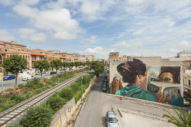 CASE MACLAIM - Opera per Ragusa FestiWall 2019, Prospetto di Via Palma di Montechiaro, Ragusa. photo credit: Marcello Bocchieri.