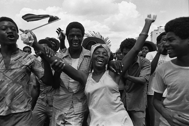 Maria Eugenia Haya - Marcha del pueblo combatiente series. 1980. Courtesy of Maria Garcia Haya and Catalogo de Fotografas Cubanas