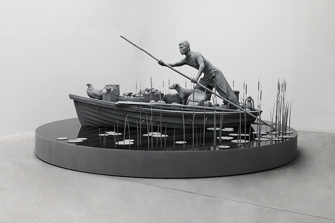 Hans Op de Beeck - The Boatman, 2020. poliestere, acciaio, legno, MDF, resina epossidica, fibra di vetro, poliammide, gesso sintetico, rivestimento, canna, vetro, PA, gomma, bambù, 400 x 400 x 180 cm, 2020. Courtesy: the artist and GALLERIA CONTINUA Photo by: Studio Hans Op de Beeck