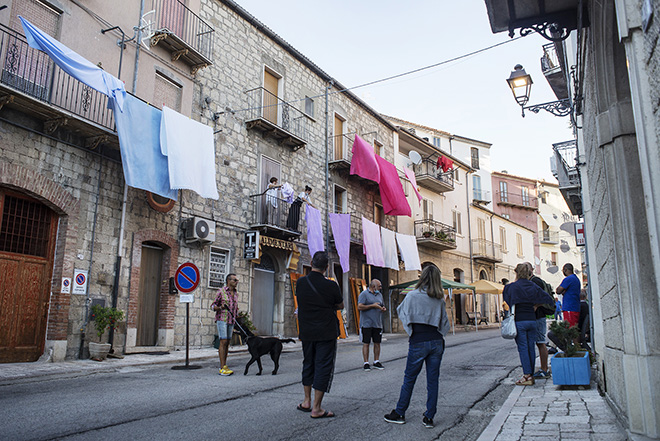 Alberonero - Cvtà Street Fest 2020, Civitacampomarano. Photo credit: Giorgio Coen Cagli. People discuss and find together the right place to set up the new idea of Italian artist Alberonero for Cvtà Street Fest 2020.