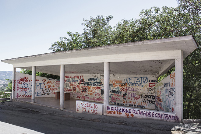 Jan Vormann - Cvtà Street Fest 2020, Civitacampomarano. Photo credit: Giorgio Coen Cagli. Lockdown experience has inspired Jan Vormann from Chile an art work affirming the freedom of expression after a long isolation.